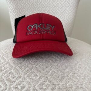 Oakley Red and Black Factory Pilot Trucker Mesh Snapback Cap Logo Mens size L